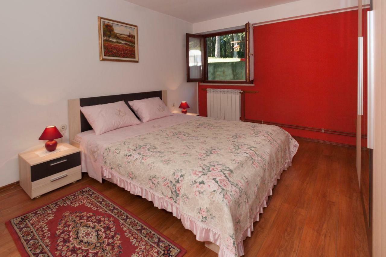 Mihaela Apartments Пореч Экстерьер фото